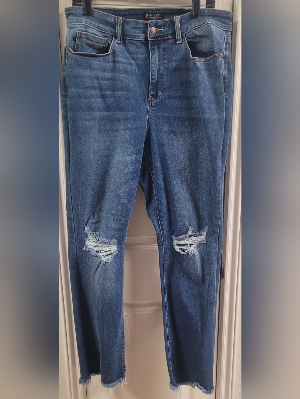 Judy Blue Medium Blue Distressed Straight Fit Jeans